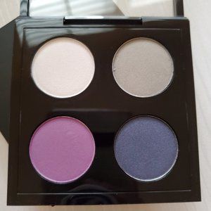 MAC eyeshdaow Hold My Gaze limited edition palette